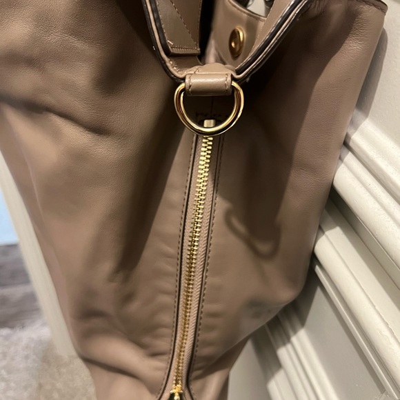 Michael Kors beige purse with zip around wallet - Picture 3 of 7